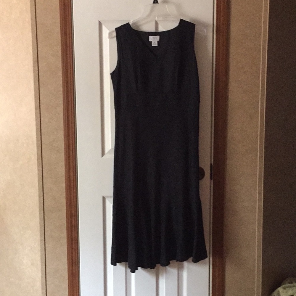 Loft, fully lined lined dress. Size 4